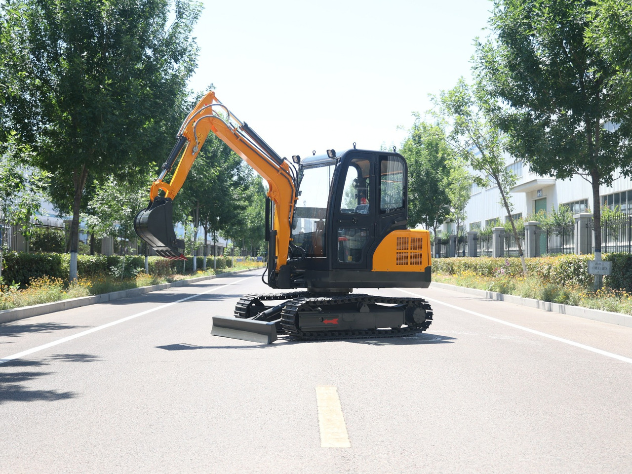 KUBOTA Diesel Mini excavator 4 ton - Müller Machinery MB 40 - KSH - Miniekskavaator: pilt 1 KUBOTA Diesel Mini excavator 4 ton - Müller Machinery MB 40 - KSH - Miniekskavaator: pilt 1