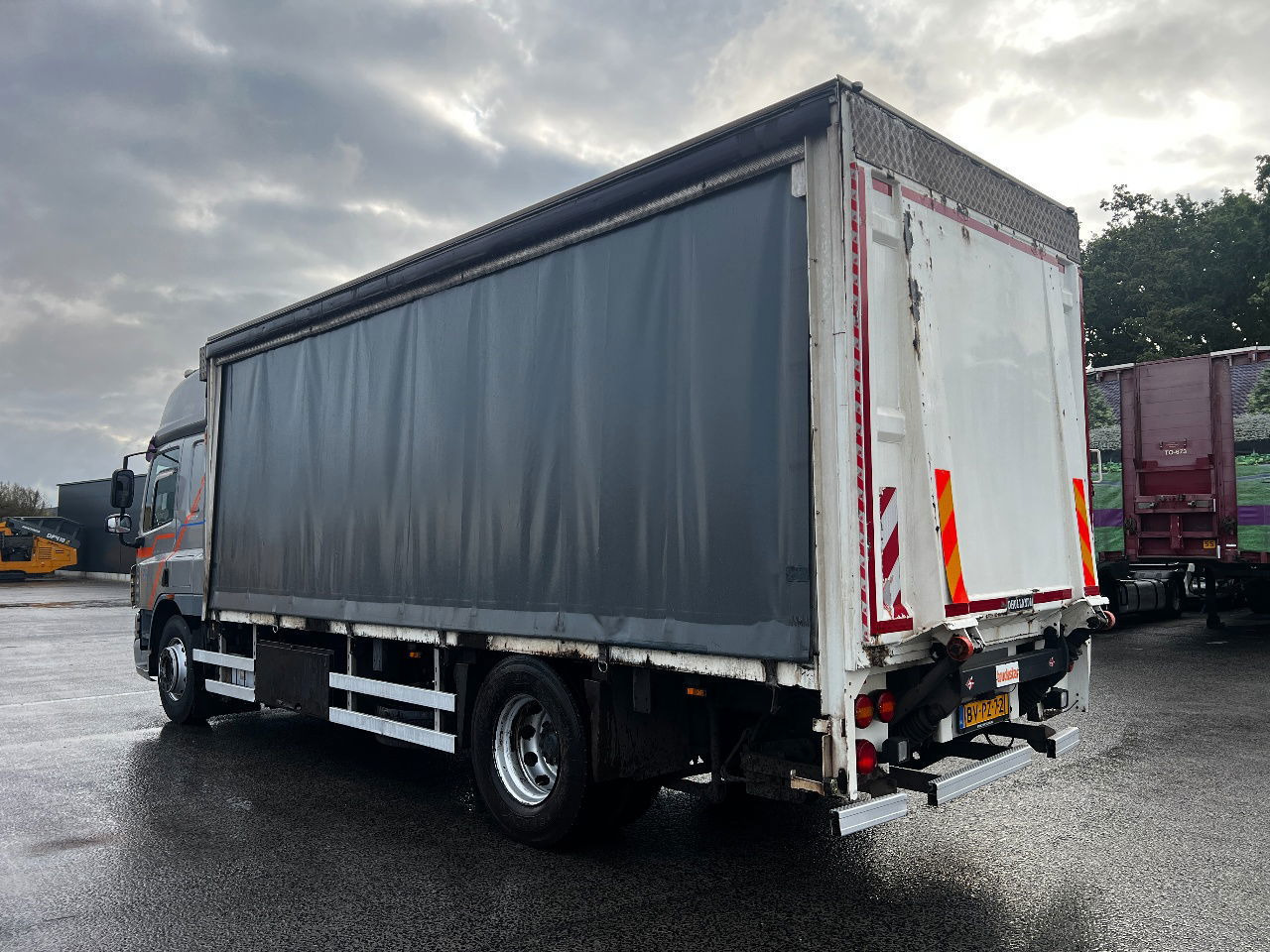 DAF CF 75.250 SC, Euro 5 - Tent veoauto: pilt 4 DAF CF 75.250 SC, Euro 5 - Tent veoauto: pilt 4