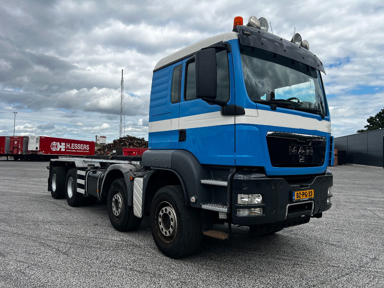 MAN TGS 41.480 8x4, Retarder, Euro 5 - Konteinerveduk/ Tõstukiga veoauto: pilt 3 MAN TGS 41.480 8x4, Retarder, Euro 5 - Konteinerveduk/ Tõstukiga veoauto: pilt 3