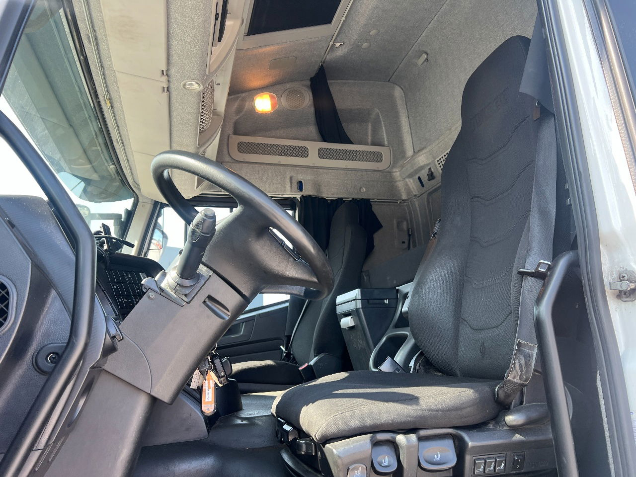 Sadulveok Iveco Stralis 360 Active Time, Euro 6: pilt 9