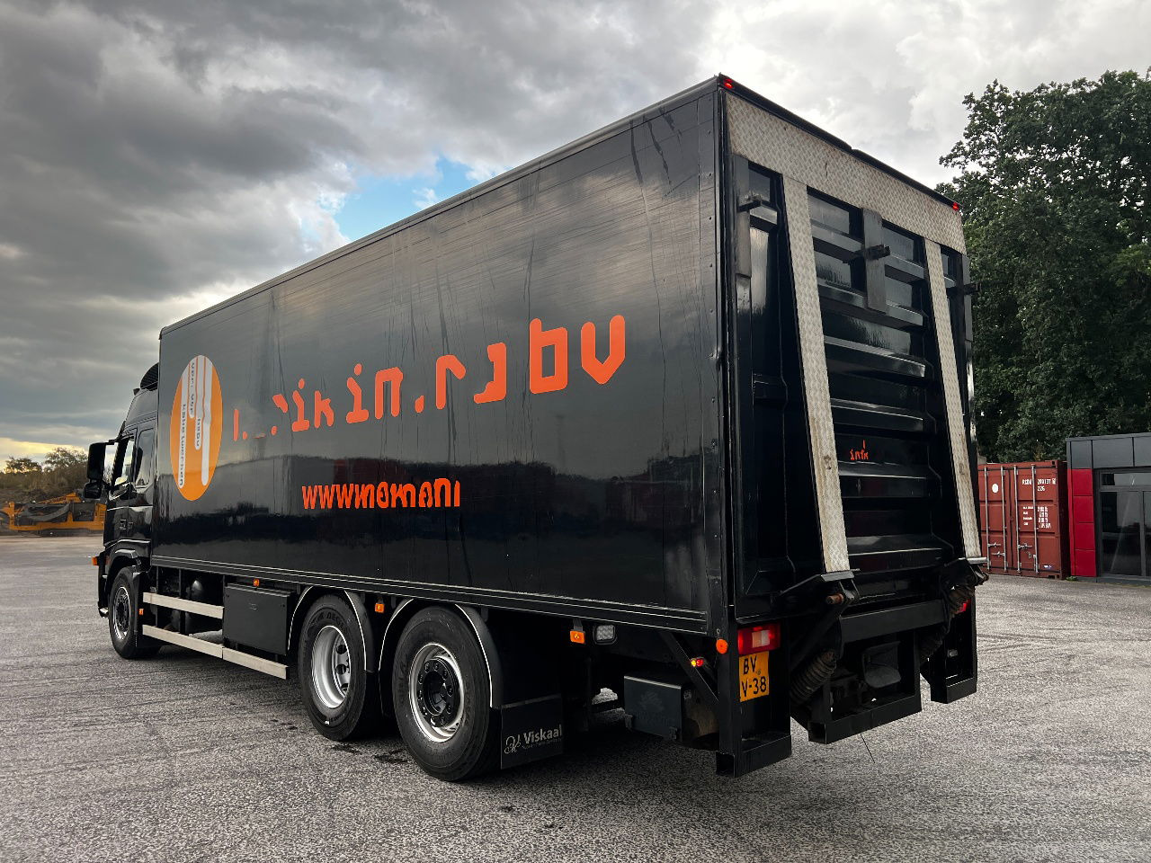 Volvo FM 9.300 Globe 6x2, Euro 5 - Kasti veoauto: pilt 4 Volvo FM 9.300 Globe 6x2, Euro 5 - Kasti veoauto: pilt 4