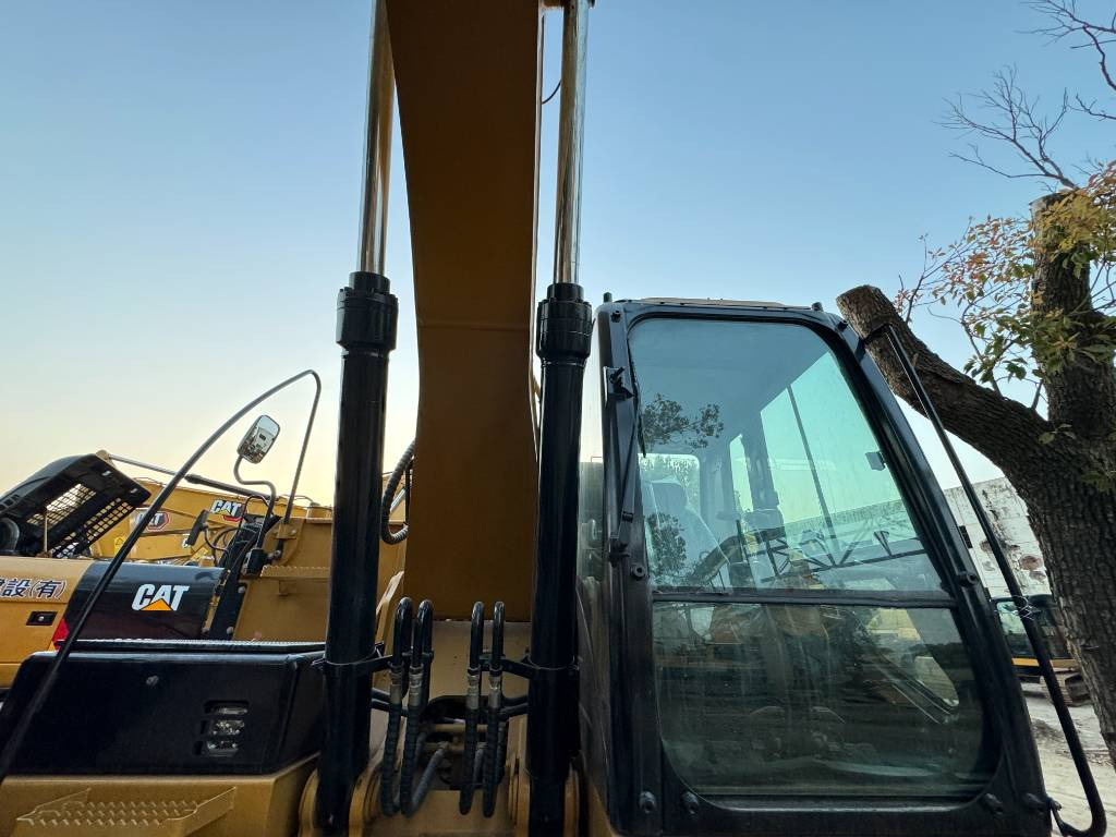 CAT 320 D Engine C7.1 - Lintekskavaator: pilt 3 CAT 320 D Engine C7.1 - Lintekskavaator: pilt 3