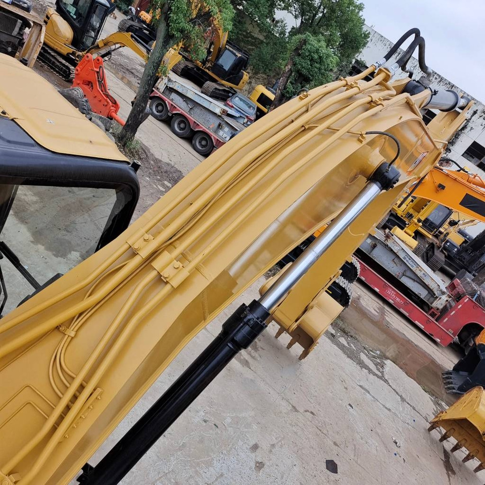 CAT 320 D - Lintekskavaator: pilt 2 CAT 320 D - Lintekskavaator: pilt 2
