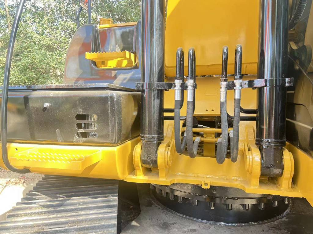 CAT 320 D L - Lintekskavaator: pilt 2 CAT 320 D L - Lintekskavaator: pilt 2