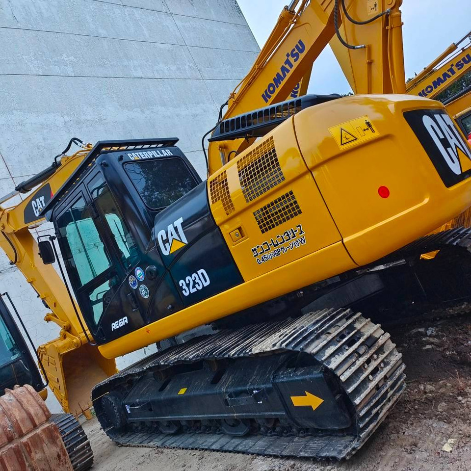 CAT 323 D - Lintekskavaator: pilt 1 CAT 323 D - Lintekskavaator: pilt 1