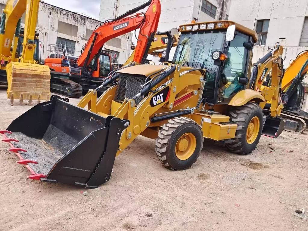 CAT 420 F BRAND NEW MACHINE - Ekskavaator-laadur: pilt 4 CAT 420 F BRAND NEW MACHINE - Ekskavaator-laadur: pilt 4