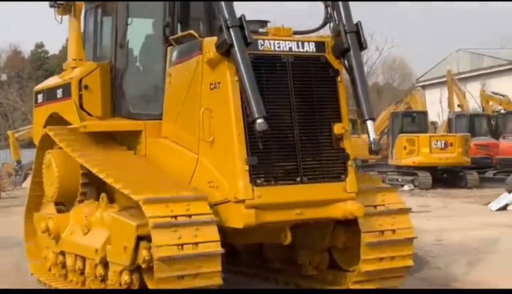 CAT D 8 T - Buldooser: pilt 2 CAT D 8 T - Buldooser: pilt 2