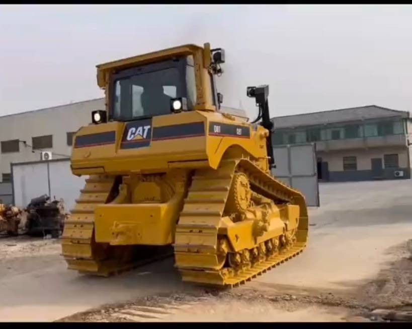 CAT D 8 T - Buldooser: pilt 1 CAT D 8 T - Buldooser: pilt 1