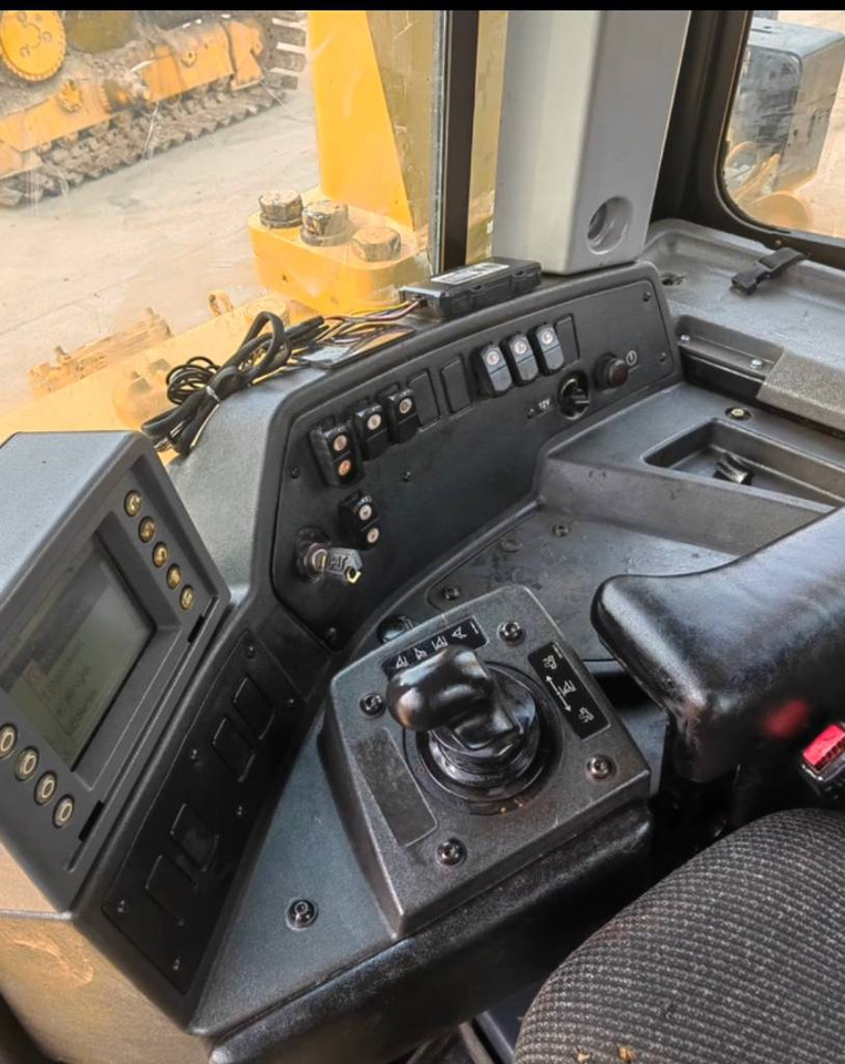 CAT D 8 T - Buldooser: pilt 4 CAT D 8 T - Buldooser: pilt 4