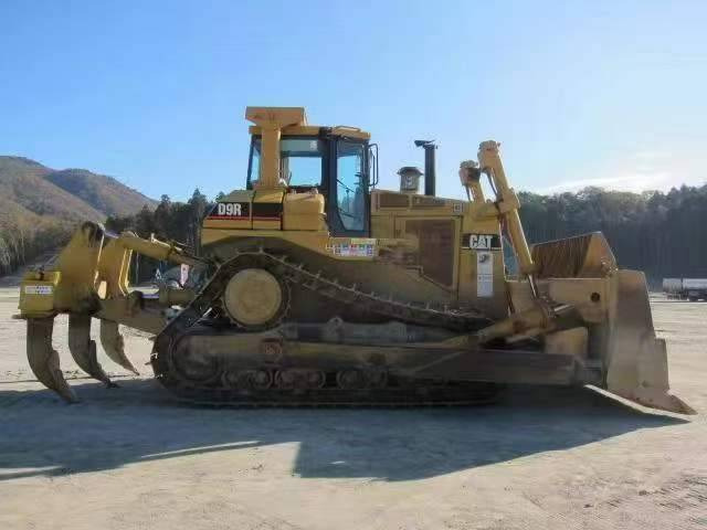CAT D 9 R - Buldooser: pilt 1 CAT D 9 R - Buldooser: pilt 1