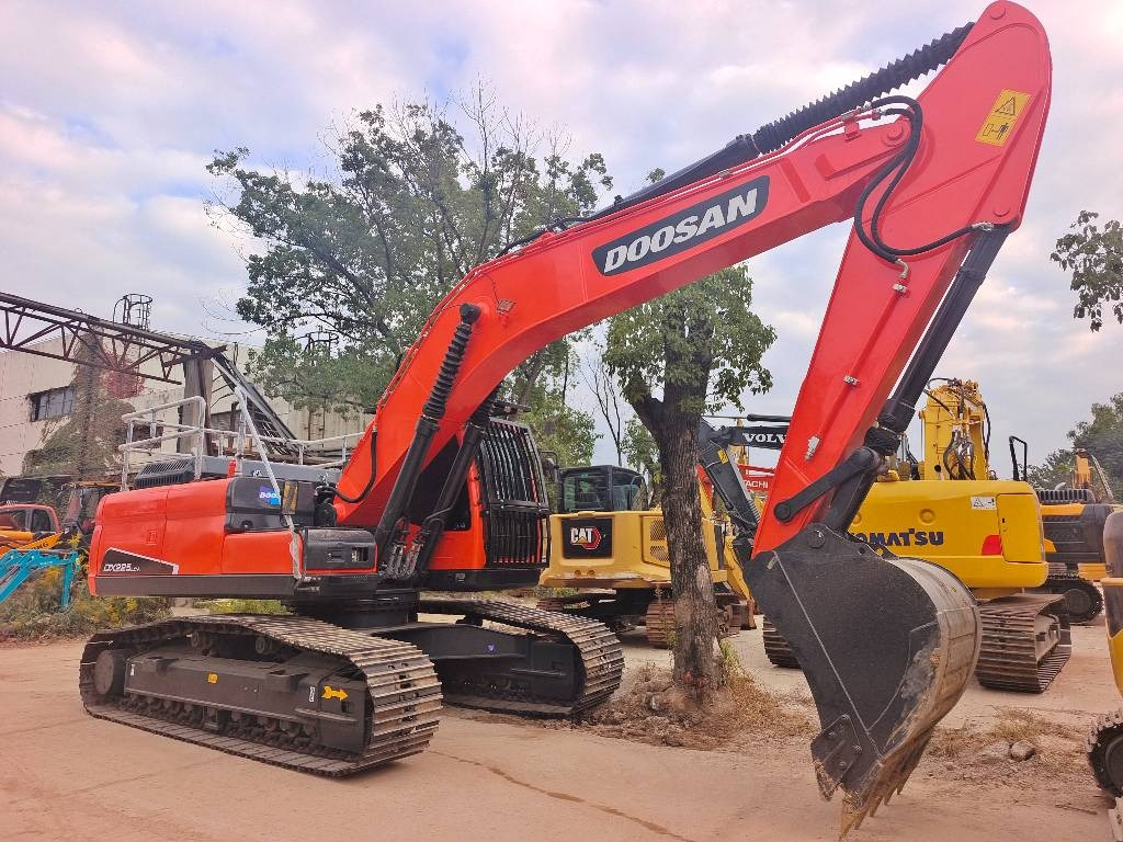 Doosan DX 225 - Lintekskavaator: pilt 1 Doosan DX 225 - Lintekskavaator: pilt 1