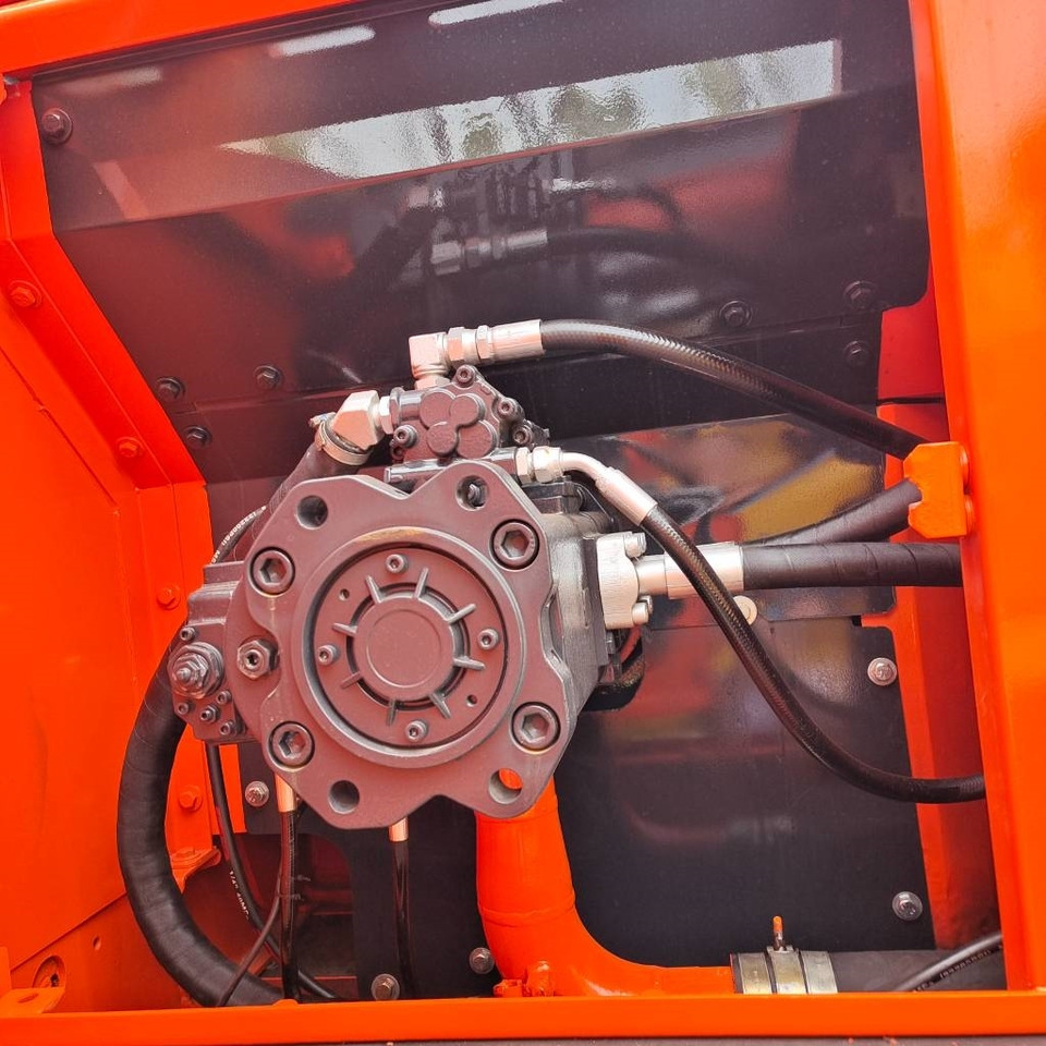 Doosan DX 300 - Lintekskavaator: pilt 3 Doosan DX 300 - Lintekskavaator: pilt 3
