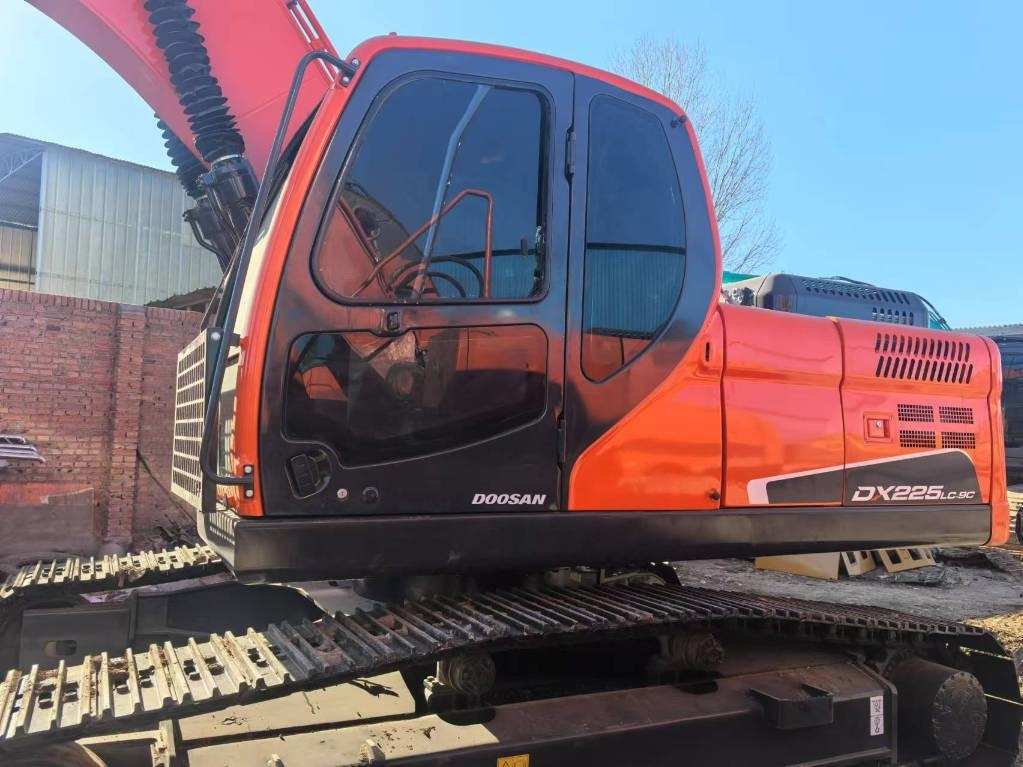 Doosan DX225 LC-9C - Lintekskavaator: pilt 2 Doosan DX225 LC-9C - Lintekskavaator: pilt 2