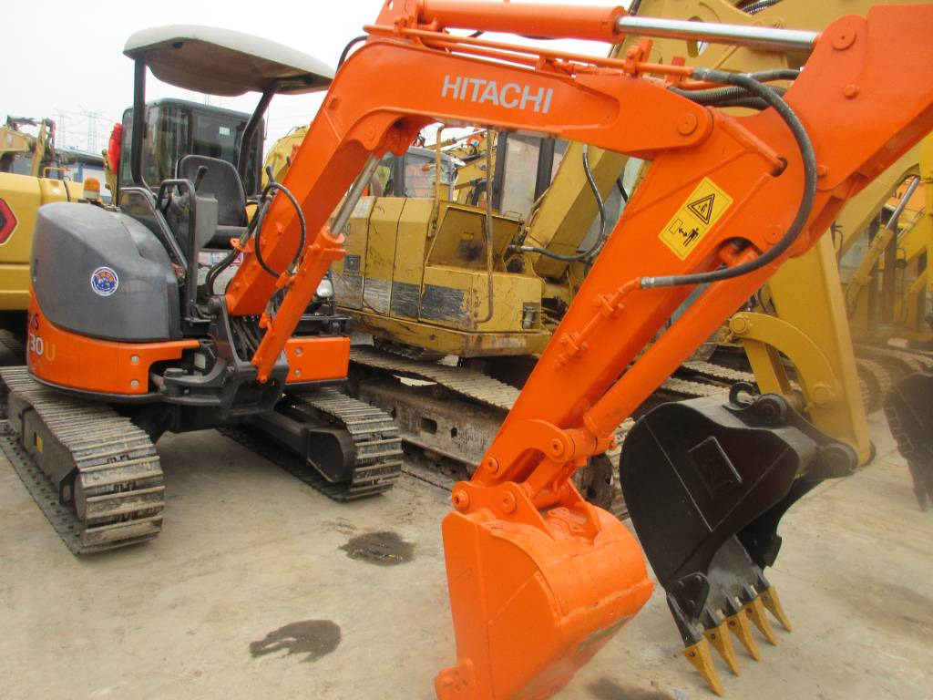 Hitachi ZX 30 U - Miniekskavaator: pilt 1 Hitachi ZX 30 U - Miniekskavaator: pilt 1