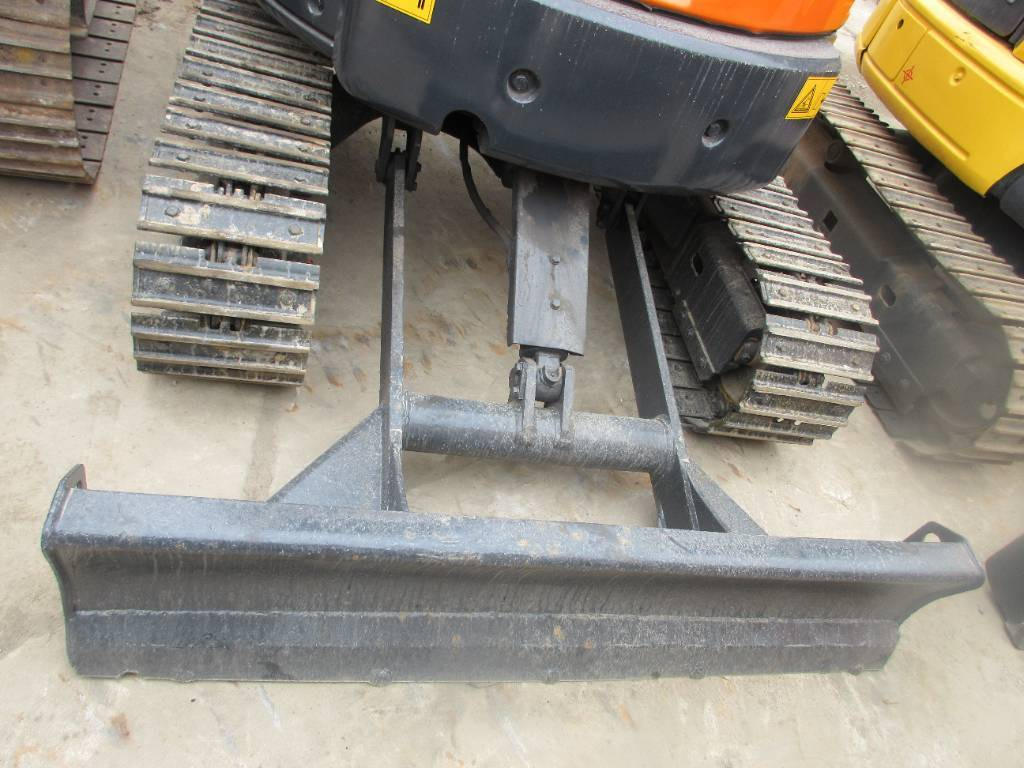 Miniekskavaator Hitachi ZX 30 U: pilt 11