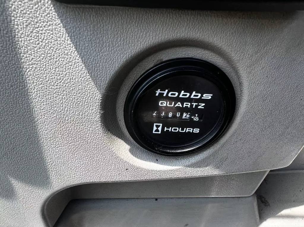 Ratastel ekskavaator Hyundai 210W-7: pilt 13