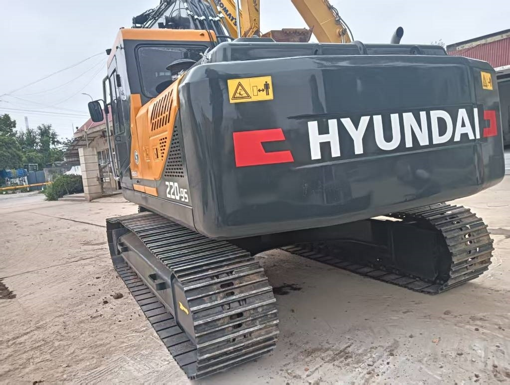 Hyundai 220LC-9S - Lintekskavaator: pilt 5 Hyundai 220LC-9S - Lintekskavaator: pilt 5