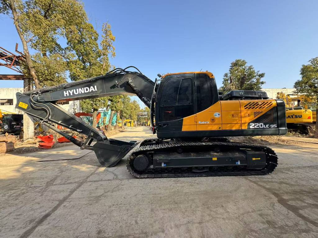Hyundai 220LC-9S - Lintekskavaator: pilt 1 Hyundai 220LC-9S - Lintekskavaator: pilt 1