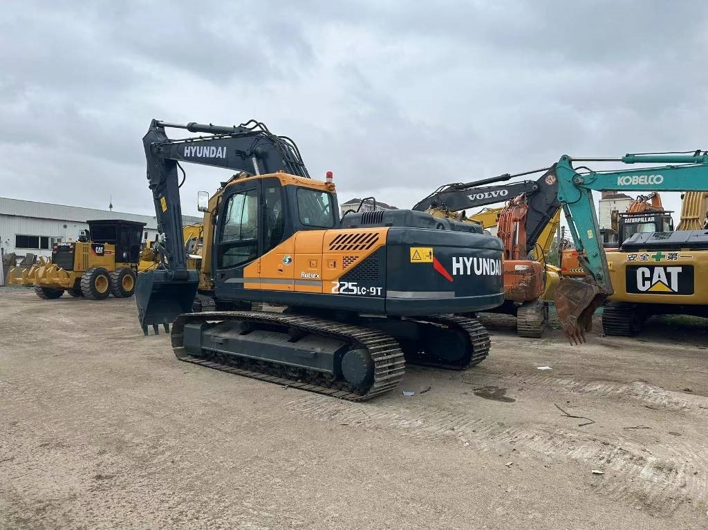 Hyundai 225 LC-9T - Lintekskavaator: pilt 3 Hyundai 225 LC-9T - Lintekskavaator: pilt 3