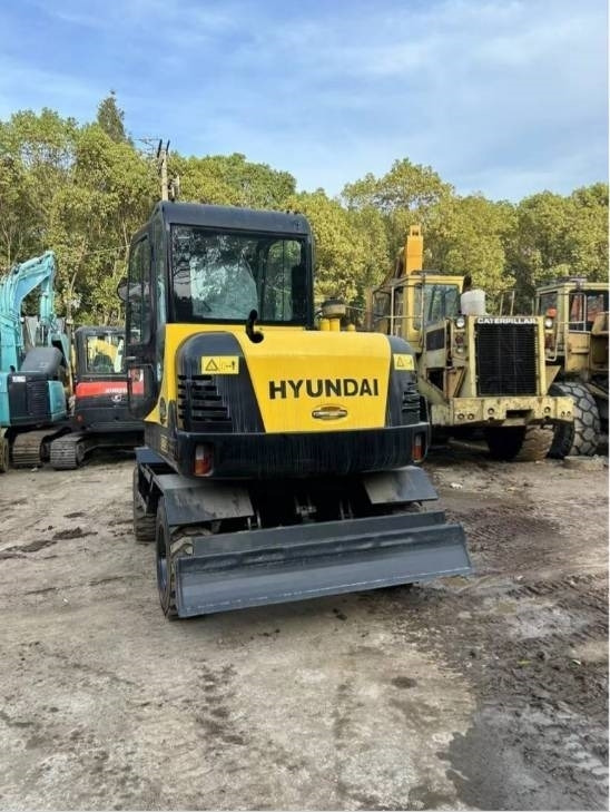 Hyundai 60W-7 - Ratastel ekskavaator: pilt 3 Hyundai 60W-7 - Ratastel ekskavaator: pilt 3