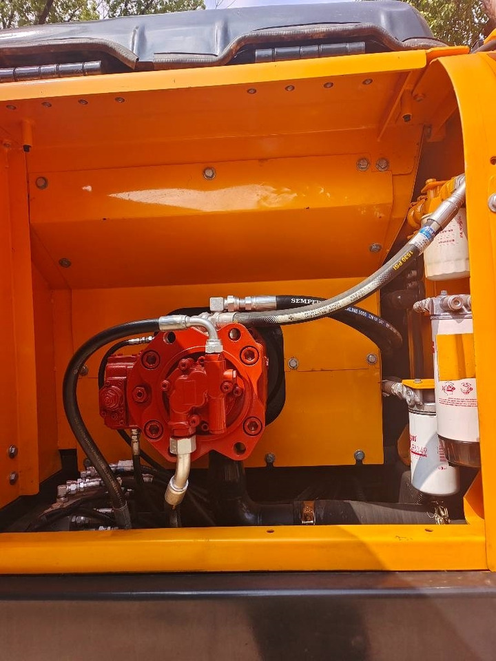 Hyundai HX 220 - Lintekskavaator: pilt 3 Hyundai HX 220 - Lintekskavaator: pilt 3