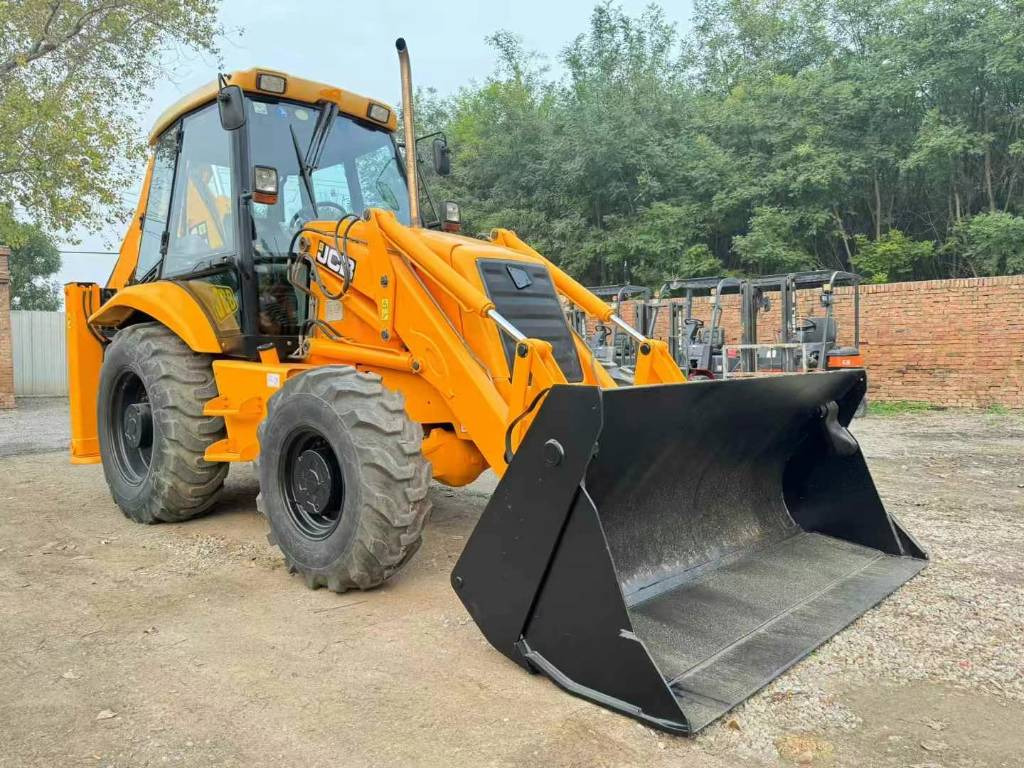 Ekskavaator-laadur JCB 3 CX: pilt 1