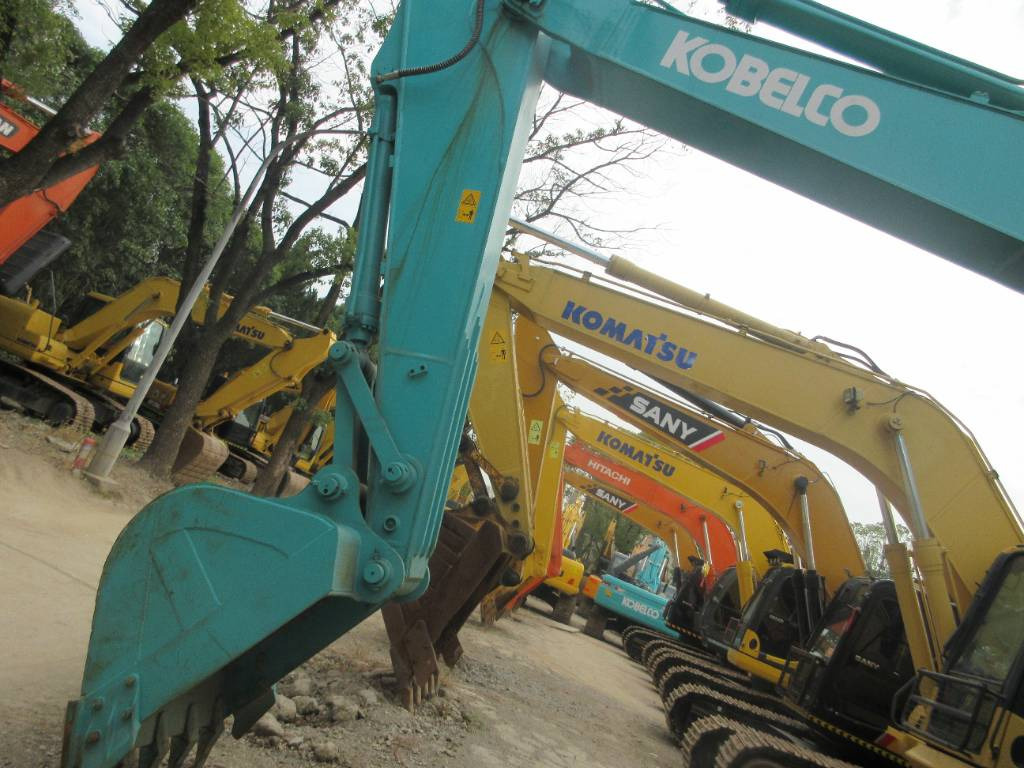 Kobelco kobeloc SK210 - Lintekskavaator: pilt 4 Kobelco kobeloc SK210 - Lintekskavaator: pilt 4