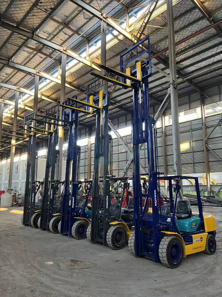 Komatsu FD 30 T-17 - Diiseltõstuk: pilt 4 Komatsu FD 30 T-17 - Diiseltõstuk: pilt 4
