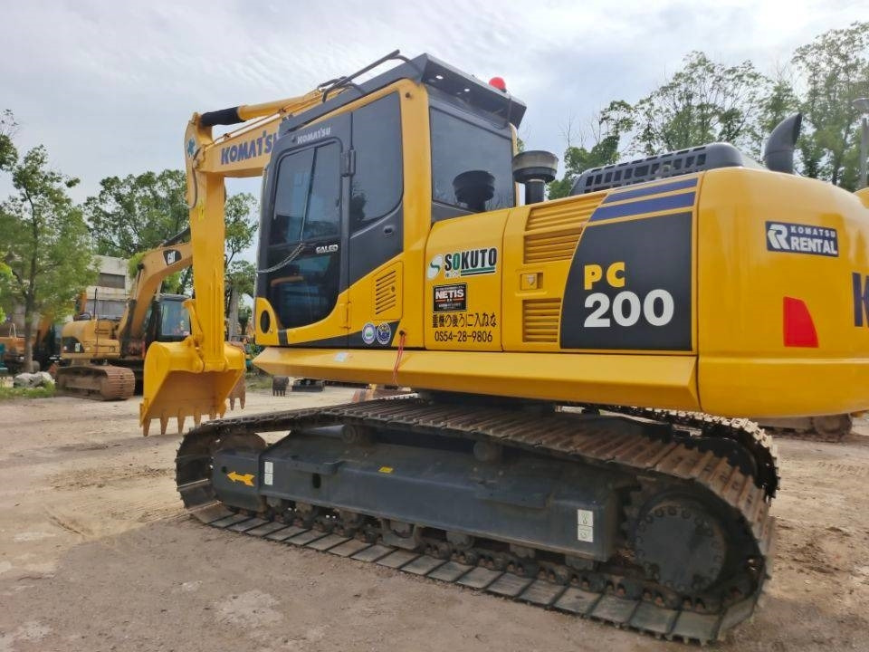 Komatsu PC 200-8 - Lintekskavaator: pilt 2 Komatsu PC 200-8 - Lintekskavaator: pilt 2