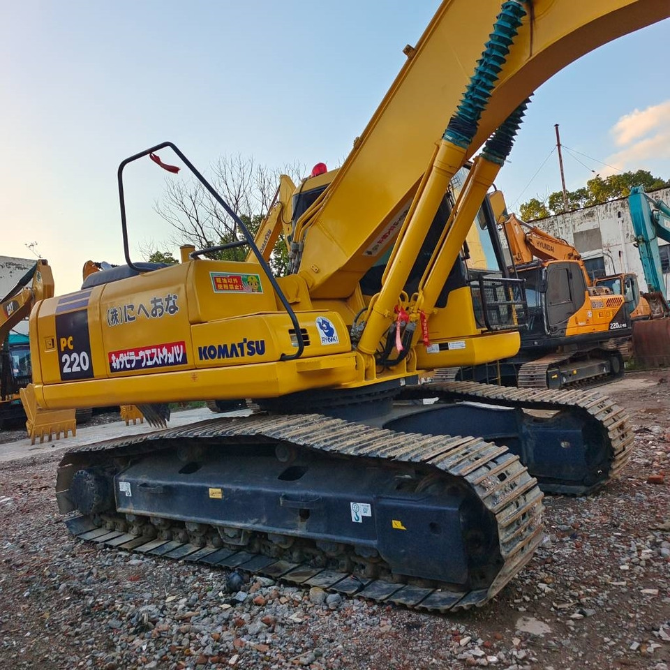 Komatsu PC 220-7 - Lintekskavaator: pilt 2 Komatsu PC 220-7 - Lintekskavaator: pilt 2