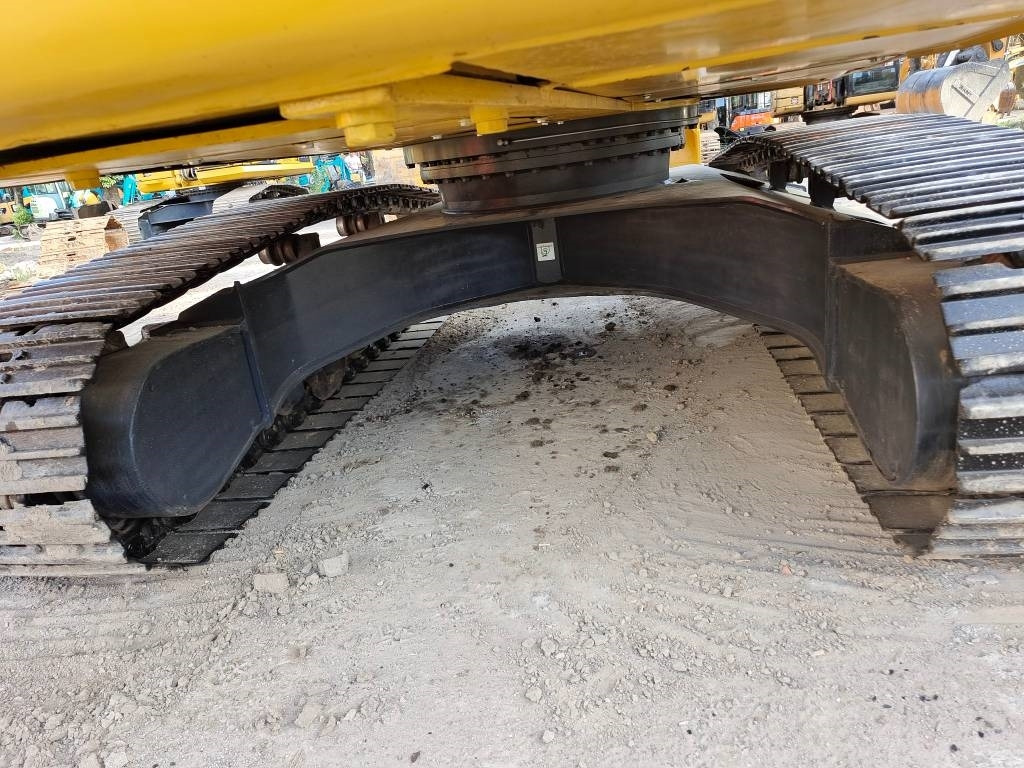 Komatsu PC 220 - Lintekskavaator: pilt 3 Komatsu PC 220 - Lintekskavaator: pilt 3