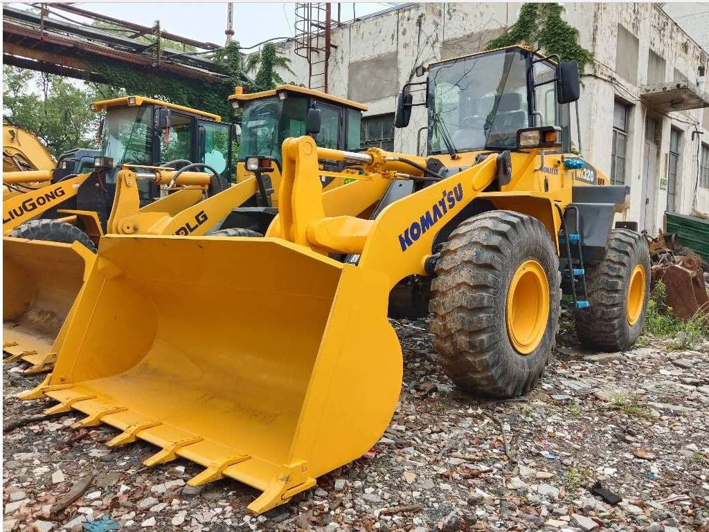 Komatsu WA 320-5 - Rataslaadur: pilt 1 Komatsu WA 320-5 - Rataslaadur: pilt 1