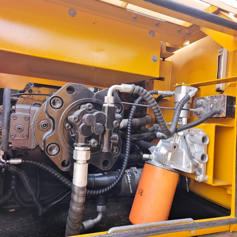 Sany SY 215 C - Lintekskavaator: pilt 3 Sany SY 215 C - Lintekskavaator: pilt 3