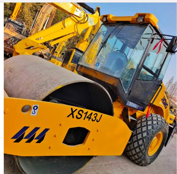 XCMG XS 142 J - Tihendaja: pilt 1 XCMG XS 142 J - Tihendaja: pilt 1