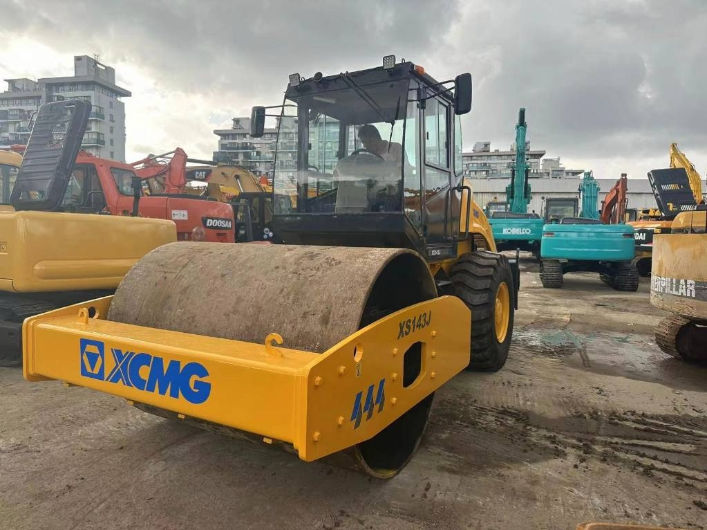 XCMG XS 143 J - Tihendaja: pilt 1 XCMG XS 143 J - Tihendaja: pilt 1