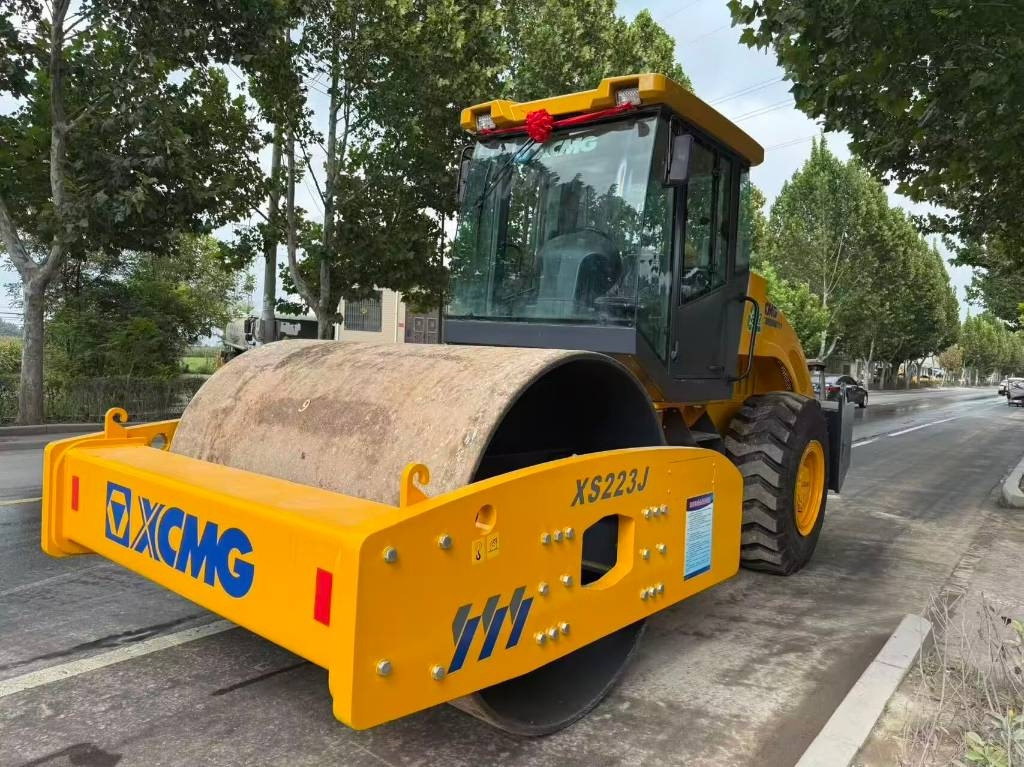 XCMG XS 223 J - Tihendaja: pilt 1 XCMG XS 223 J - Tihendaja: pilt 1