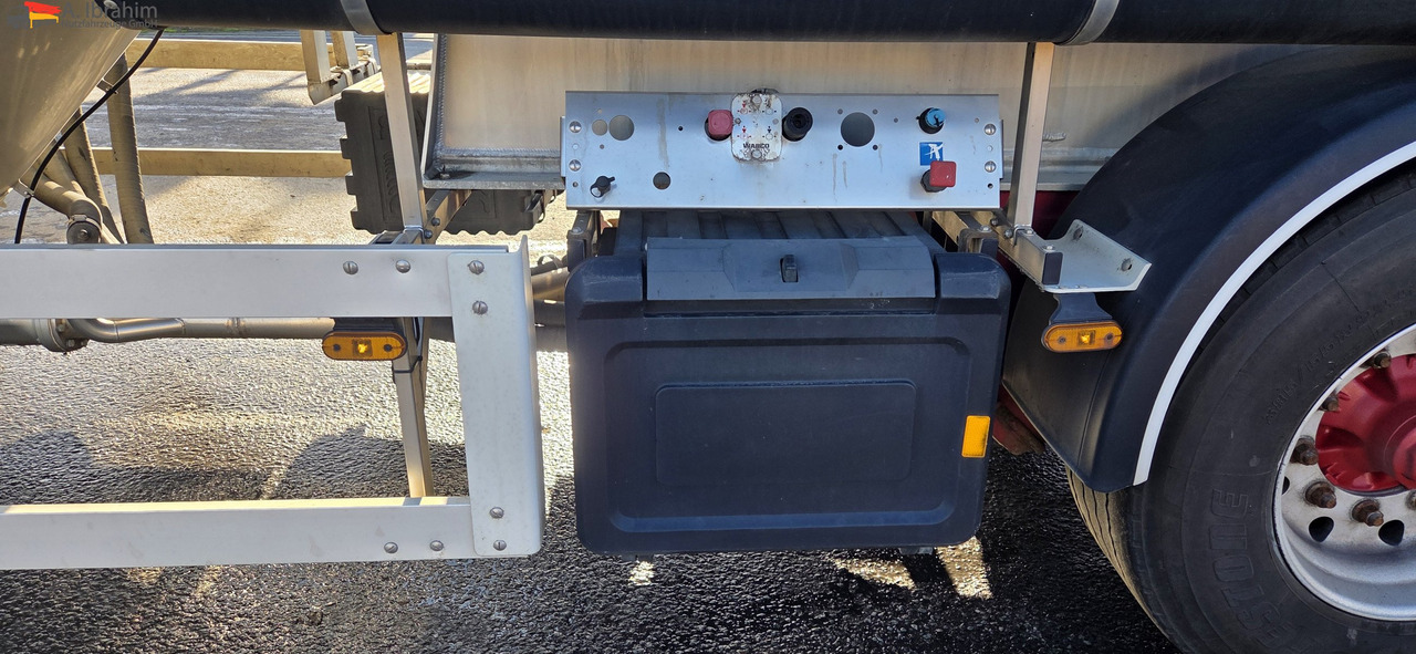 Feldbinder EUT 40.3 Liftachse, Scheibenbremse Topzustand | einsatzbereit - Silo poolhaagis: pilt 4 Feldbinder EUT 40.3 Liftachse, Scheibenbremse Topzustand | einsatzbereit - Silo poolhaagis: pilt 4