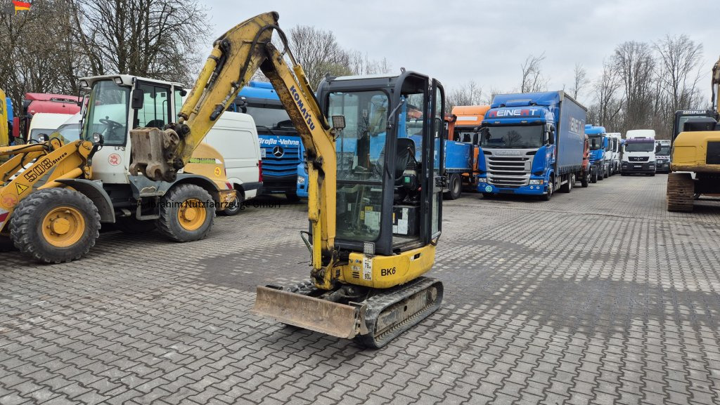 Komatsu PC 16 16R HS verstellbares Fahrwerk, Zustand gut - Miniekskavaator: pilt 1 Komatsu PC 16 16R HS verstellbares Fahrwerk, Zustand gut - Miniekskavaator: pilt 1