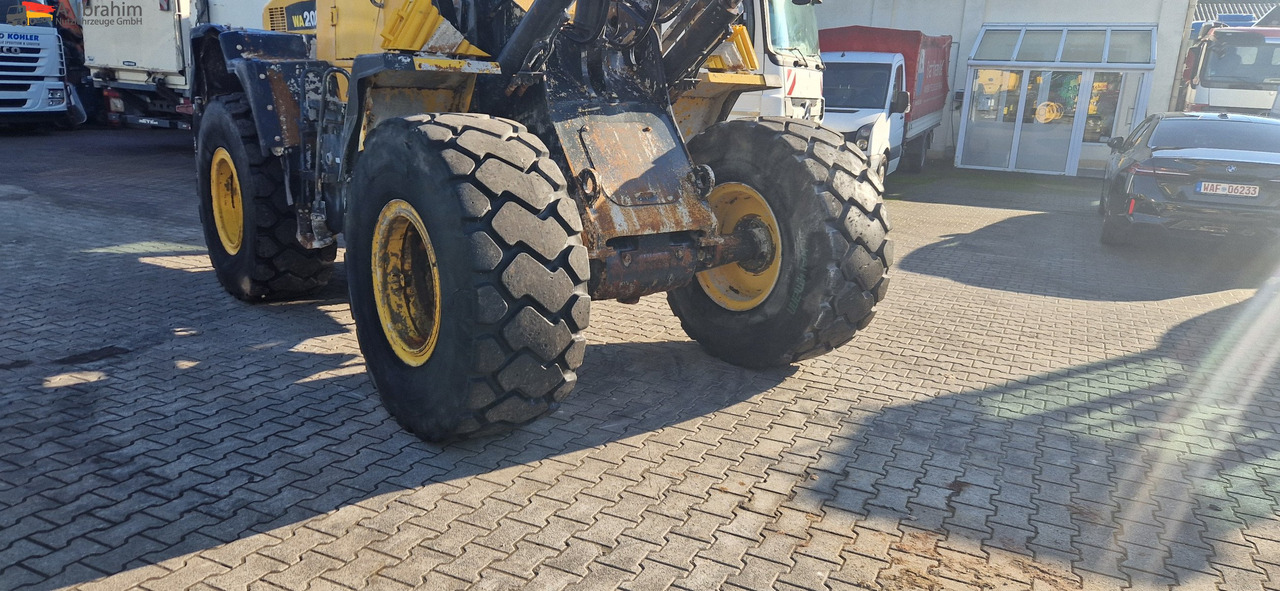 Komatsu WA 200 technisch ok. technische Wartung beim Komatsu Service - Rataslaadur: pilt 3 Komatsu WA 200 technisch ok. technische Wartung beim Komatsu Service - Rataslaadur: pilt 3