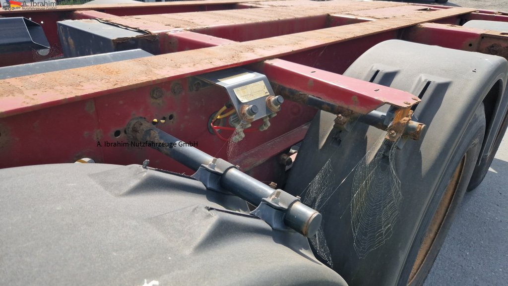 Krone SD Containerchassis 2x 20, 30, 40 ft deutscher Auflieger, ausziehbar - Konteinerveduk/ Tõstukiga poolhaagis: pilt 2 Krone SD Containerchassis 2x 20, 30, 40 ft deutscher Auflieger, ausziehbar - Konteinerveduk/ Tõstukiga poolhaagis: pilt 2