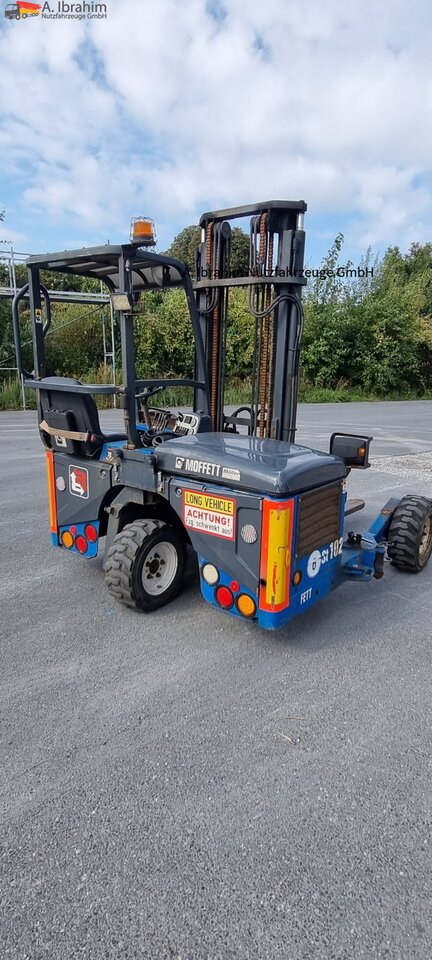 M4-25.3F Moffett Mitnahmestapler - Veoautol põhinev kahveltõstuk: pilt 5 M4-25.3F Moffett Mitnahmestapler - Veoautol põhinev kahveltõstuk: pilt 5