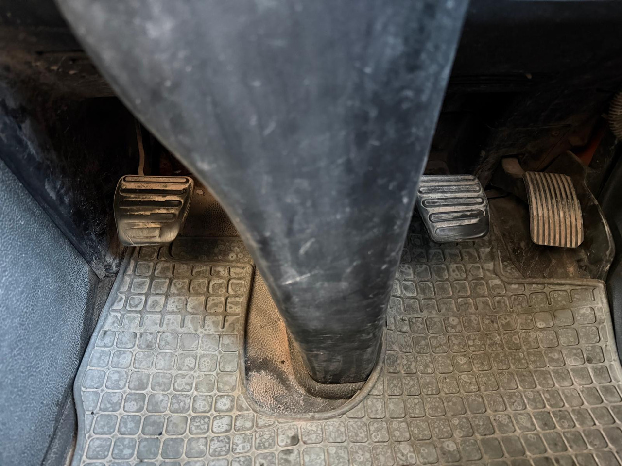 MAN TGS 18.440 Brock SL 280 2 Jumbo S 2 Seiten + HD | 12053 St. - Tänavapühkimismasin: pilt 3 MAN TGS 18.440 Brock SL 280 2 Jumbo S 2 Seiten + HD | 12053 St. - Tänavapühkimismasin: pilt 3