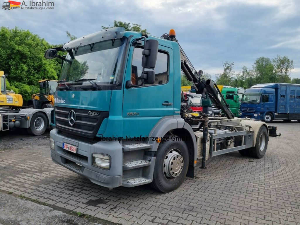 Mercedes-Benz 1824 DB 1824 Kipphydraulik, Kran MKG - Kallurauto, Kraanaga veoauto: pilt 1 Mercedes-Benz 1824 DB 1824 Kipphydraulik, Kran MKG - Kallurauto, Kraanaga veoauto: pilt 1