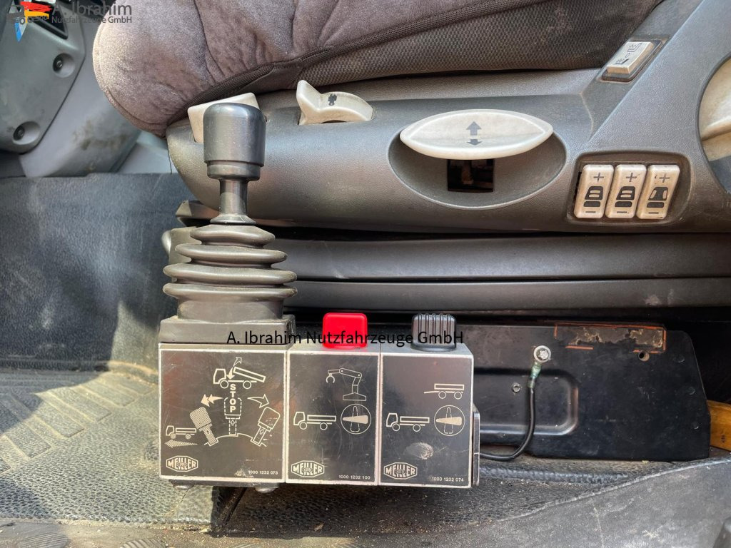Mercedes-Benz 1836 Meiller 3-Seiten Kipper, Kran Atlas Atlas 125.2 A2 mit Funk FB - Kallurauto, Kraanaga veoauto: pilt 2 Mercedes-Benz 1836 Meiller 3-Seiten Kipper, Kran Atlas Atlas 125.2 A2 mit Funk FB - Kallurauto, Kraanaga veoauto: pilt 2