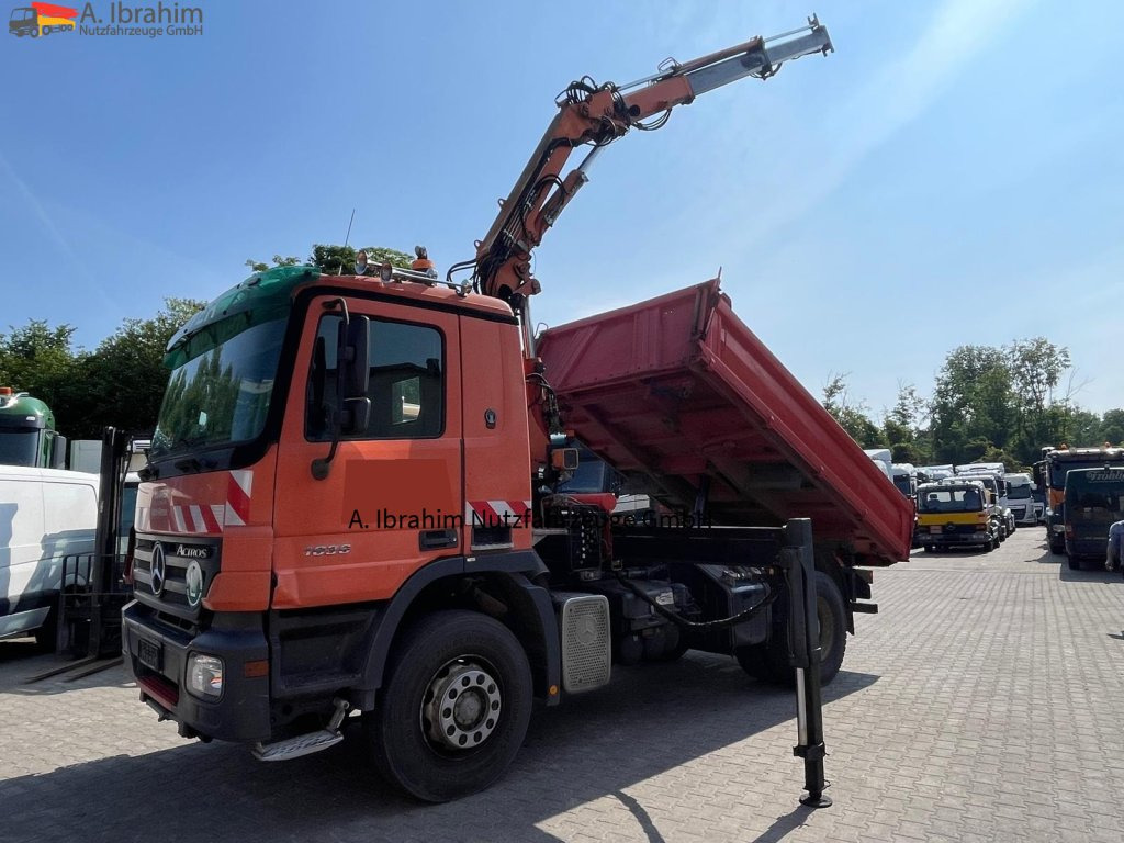 Mercedes-Benz 1836 Meiller 3-Seiten Kipper, Kran Atlas Atlas 125.2 A2 mit Funk FB - Kallurauto, Kraanaga veoauto: pilt 1 Mercedes-Benz 1836 Meiller 3-Seiten Kipper, Kran Atlas Atlas 125.2 A2 mit Funk FB - Kallurauto, Kraanaga veoauto: pilt 1