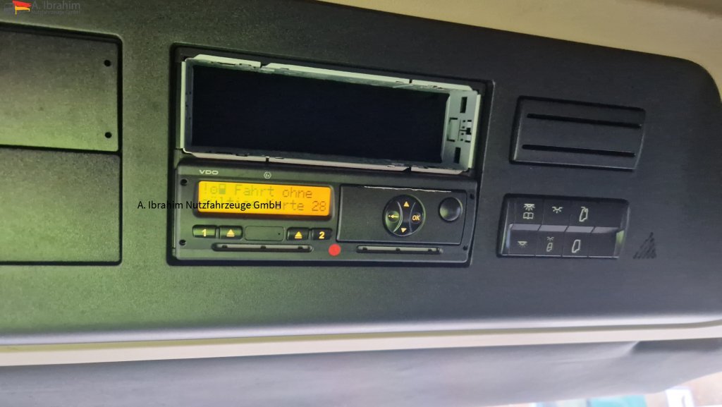 Mercedes-Benz 1845 Retarder Klima, Kühlschrank Edscha, Retarder, LBW, Zustand gut - Tent veoauto: pilt 4 Mercedes-Benz 1845 Retarder Klima, Kühlschrank Edscha, Retarder, LBW, Zustand gut - Tent veoauto: pilt 4