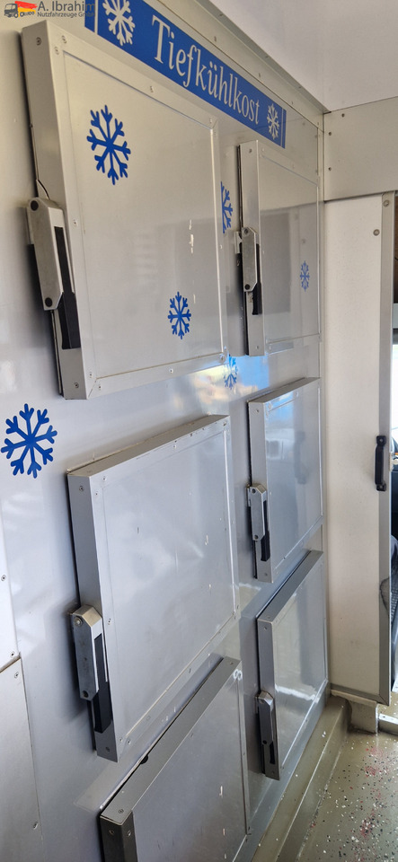 Mercedes-Benz 413 CDI Tiefkühlfächer, autom. Verkaufsklappe Basis ist ok - Tarbesõiduk külmik: pilt 5 Mercedes-Benz 413 CDI Tiefkühlfächer, autom. Verkaufsklappe Basis ist ok - Tarbesõiduk külmik: pilt 5