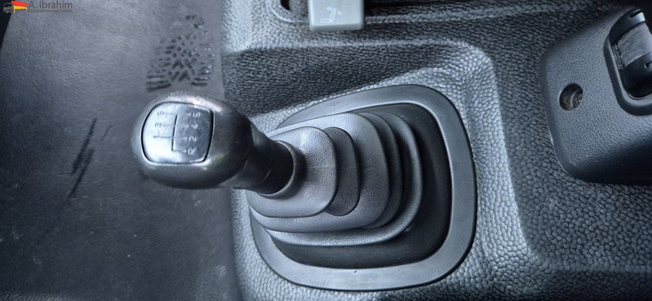 Mercedes-Benz 816L LBW, Blatt gefedert - Tarbesõiduk furgoon: pilt 3 Mercedes-Benz 816L LBW, Blatt gefedert - Tarbesõiduk furgoon: pilt 3