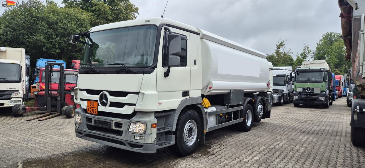 Mercedes-Benz Actros 2536 L 3 Kammern, 19500 L, mp3, Oben Unten Befüllung - Tsisternauto: pilt 1 Mercedes-Benz Actros 2536 L 3 Kammern, 19500 L, mp3, Oben Unten Befüllung - Tsisternauto: pilt 1