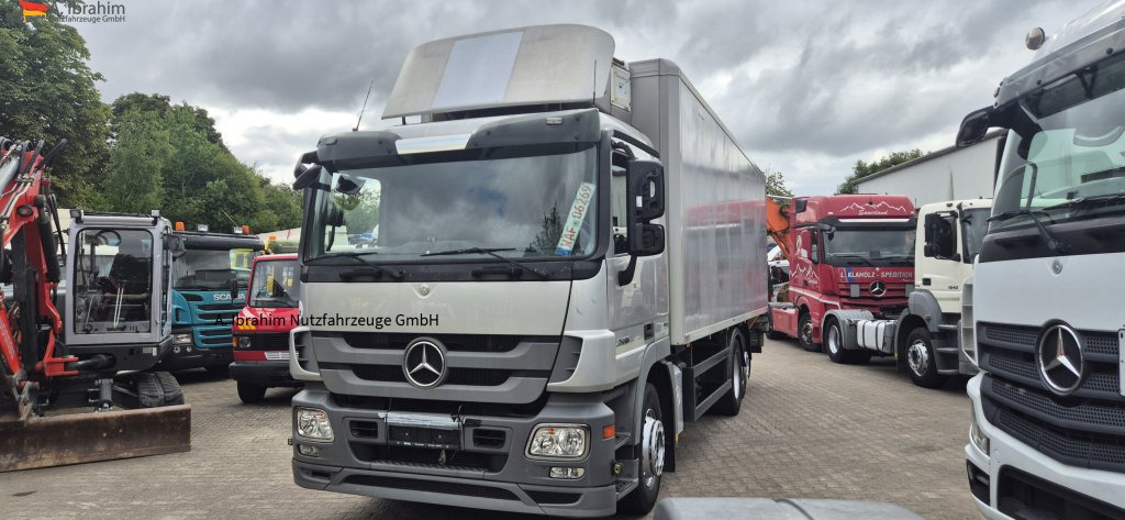 Mercedes-Benz DB 2536, 7,50 m Koffer LBW, Kamera, Carrier 850 Liftachse - Külmutiga veoauto: pilt 1 Mercedes-Benz DB 2536, 7,50 m Koffer LBW, Kamera, Carrier 850 Liftachse - Külmutiga veoauto: pilt 1